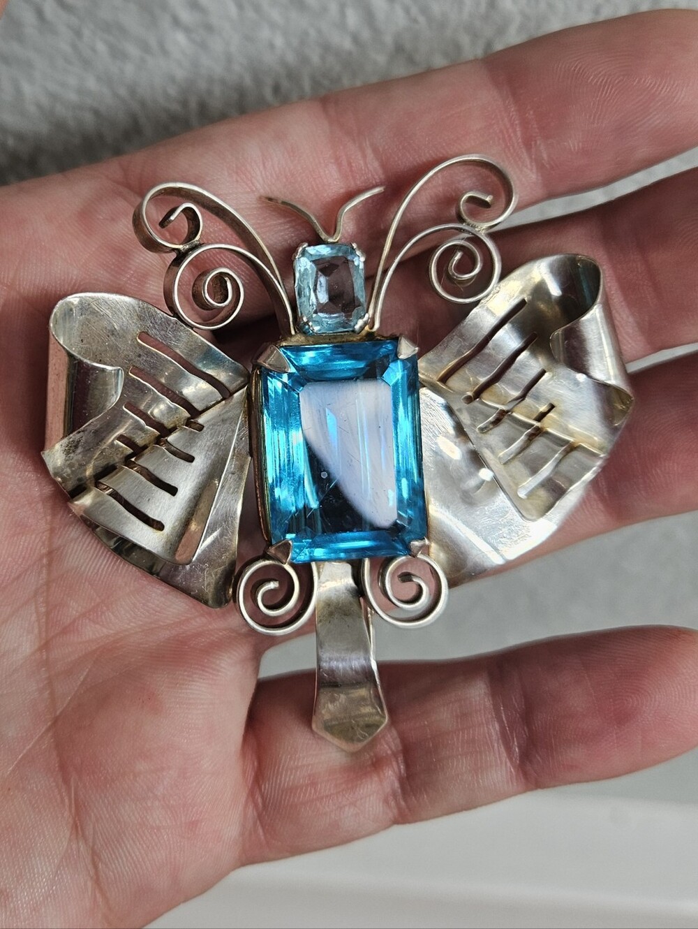 Art Nouveau Butterfly Blue Gemstone Sterling Silver Brooch Pin Fur Clip - Picture 2 of 6